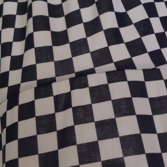 LA class dress--skater style, black & white checked, size large, above the knee. - Picture 2 of 3